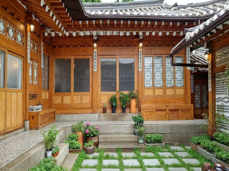 Bukchon Hyosunjae Guesthouse Seoul South Korea
