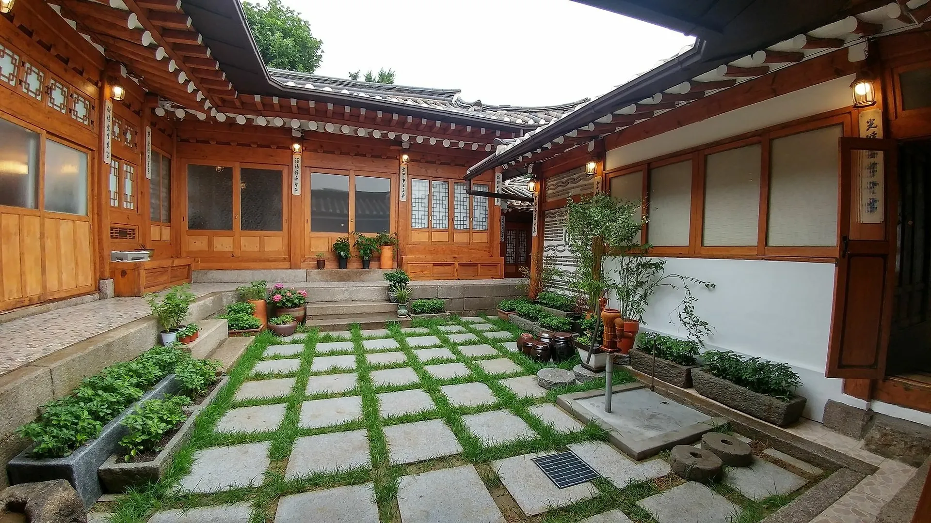 Bukchon Hyosunjae Guesthouse Seoul