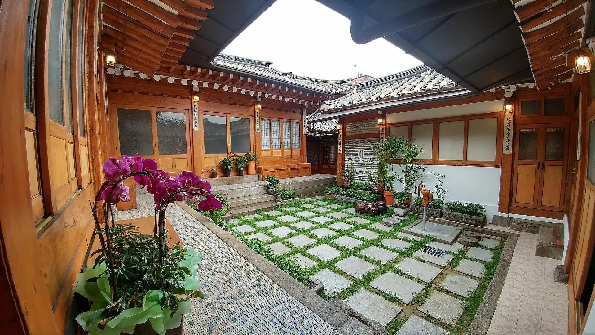 Bukchon Hyosunjae Guesthouse Seoul 2*,